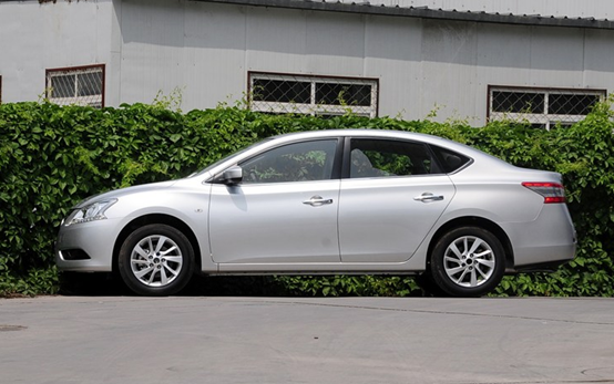 新轩逸尊享版豪华高配 旗舰家轿启动五星款待