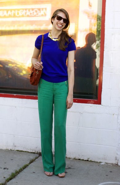 深蓝色紧身裤&翠绿色直筒裤