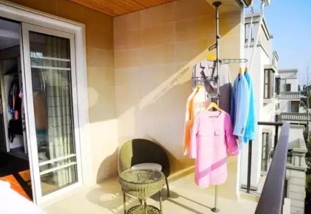 阳台只用来晾衣服 这么浪费你的良心不会痛吗!_大闽网_腾讯网