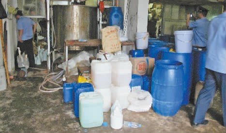 小作坊产涉嫌侵权洗涤剂 销往潮福城等门店