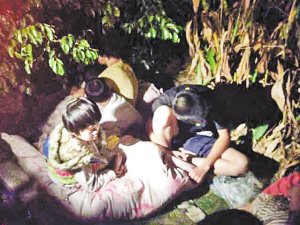 <em>厦门</em>一仓库起火3人受伤 大火中有人<em>穿短裤</em>逃出