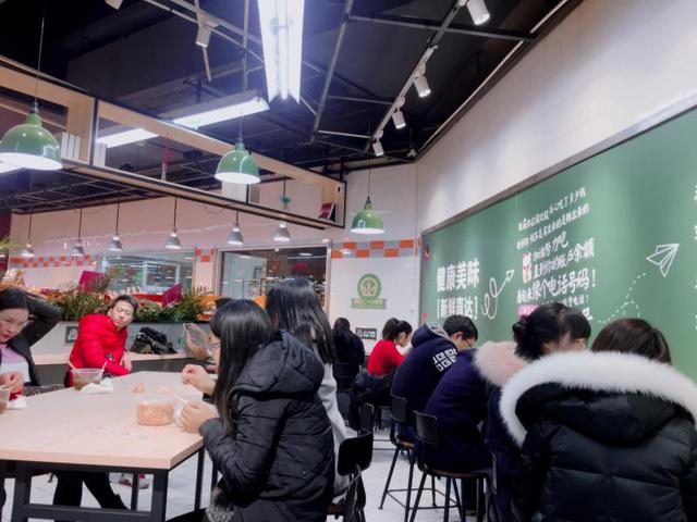 福州餐饮加盟店排行榜_福州7-ELEVEn单店日销超3万,鲜食PK小餐饮,开放加盟目标3年300家