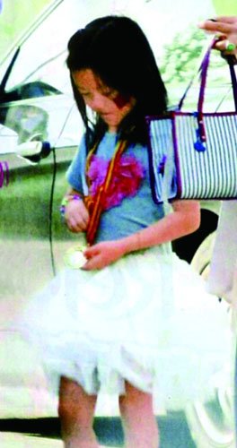 <em>王菲</em>李亚鹏<em>女儿李嫣近照</em>曝光 兔唇修复_大闽网