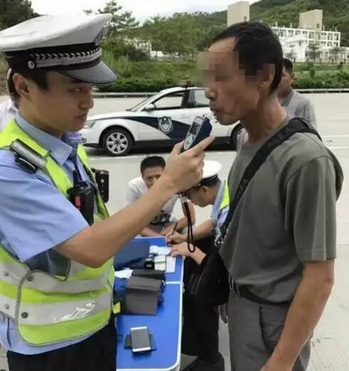 泉港一司机酒后驾驶货车上高速 被吊销驾驶证