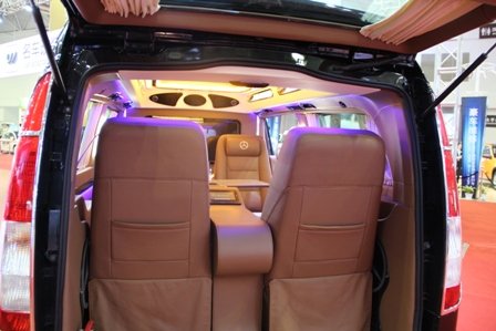 自20世纪30年代开始生产第一辆房车.1995年, 万商名车此高清图片