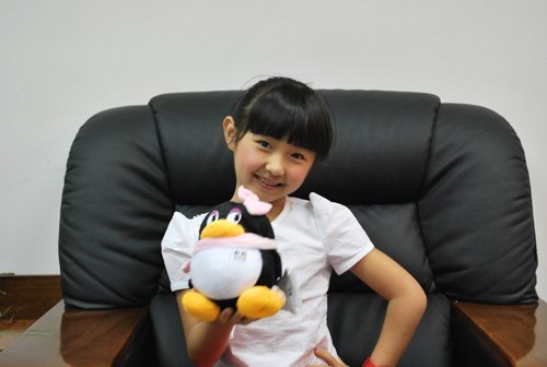 唐山大地震》小演员张子枫签约华谊