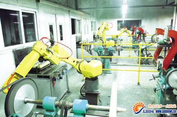 厦机器工人年均增速超20% 助企业转型升级