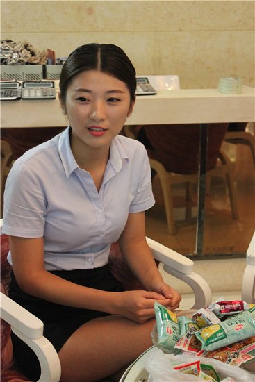 华诗雅地的置业顾问——工作中的女汉子 生活中的萌妹子