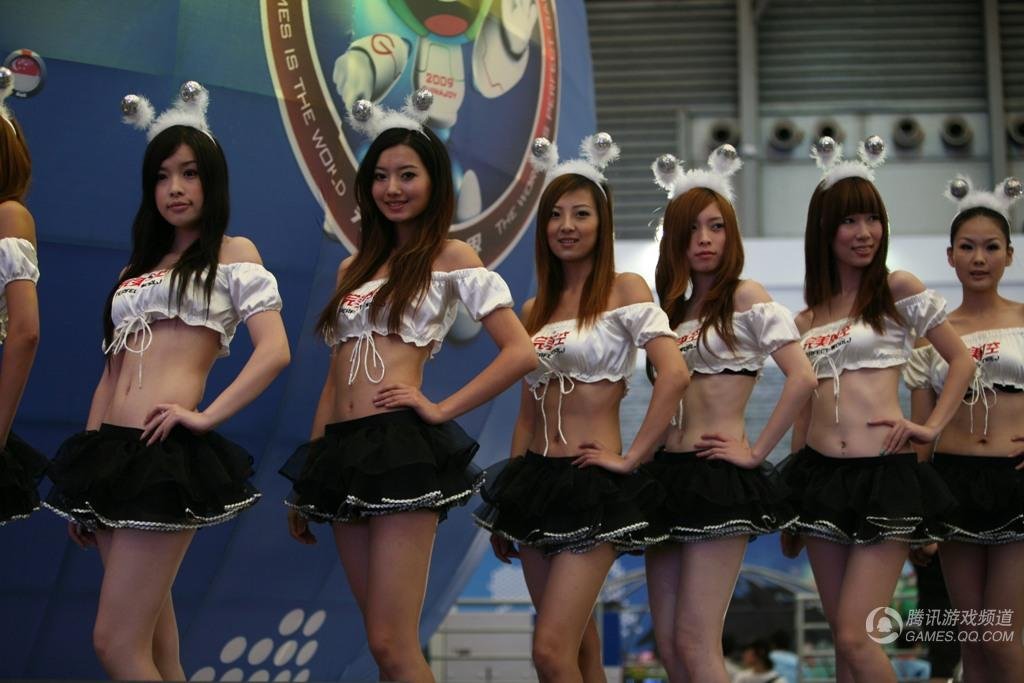 ChinaJoy<em>美女</em>:性感迷人<em>PP</em>裙女郎_完美时空_游