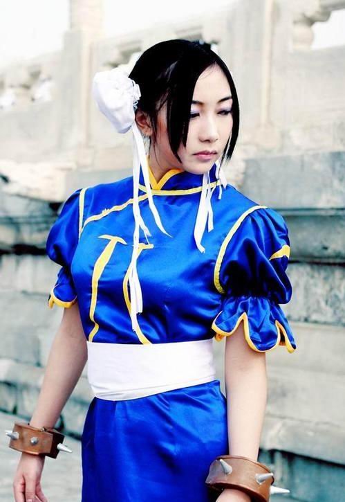 经典格斗游戏《街头霸王》春丽cosplay