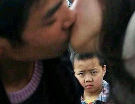 葱新闻:粉丝月捐575万 第一主播能赚多少钱?女