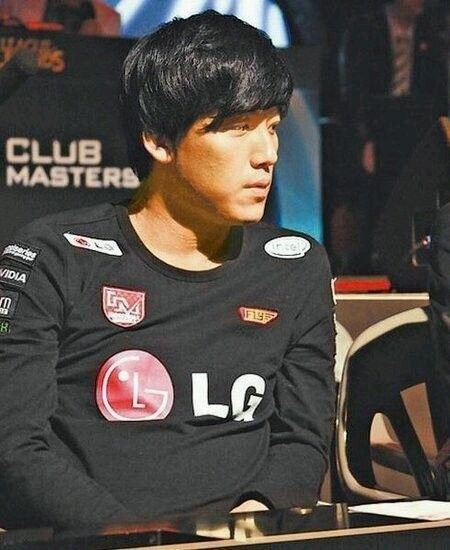 韩国电竞选手非法<em>监禁</em>19岁<em>少女</em> 并多次实施性