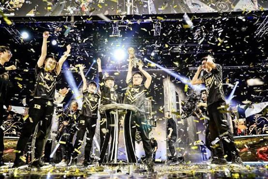 AutoFull傲风携万人线下声援RNG夺冠MSI!