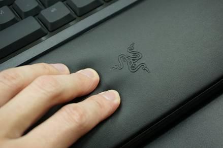 胜过机械键盘?Razer雨林狼蛛幻彩版体验