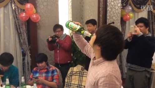 专访WE新任队长微笑 爆料草莓是酒王