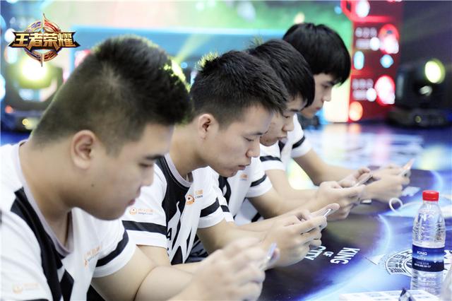 王者城市赛杭州站化战场为乐园 微现场引爆人