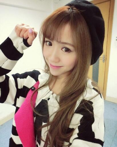 LPL新女主持遭玩家吐槽 诸位怎么看