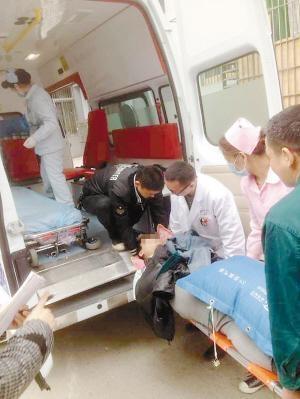 待业男生通宵打游戏 玩至虚脱昏倒在床