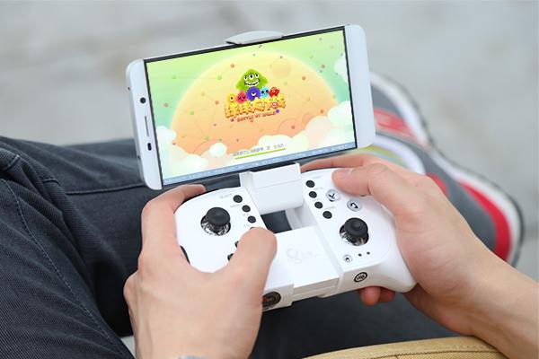 爽到爆!北通X1便携手柄玩转《球球大作战》