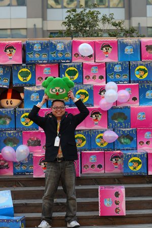 宿迁视窗-新闻频道:泡泡<em>英雄</em>公仔自曝 帅哥<em>靓妹</em>