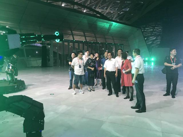 火力全开 机甲争霸格斗机器人现身科影周