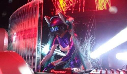 脑洞大开!Riot官方举办终极DJ琴女音乐会
