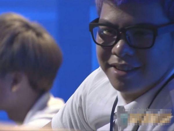 我是lpl最菜的adc QG专访特辑ADC坦诚表示