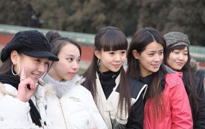 御姐团长出寨 格子客曝光美女团队秀