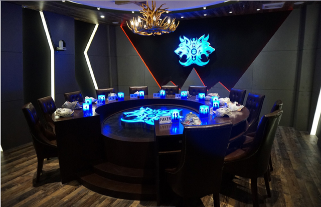 狼人杀到底有多赚钱?LOL解说开店1天收入100万