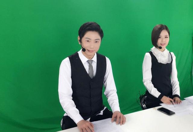 SV电子竞技俱乐部签约CF美女解说传情