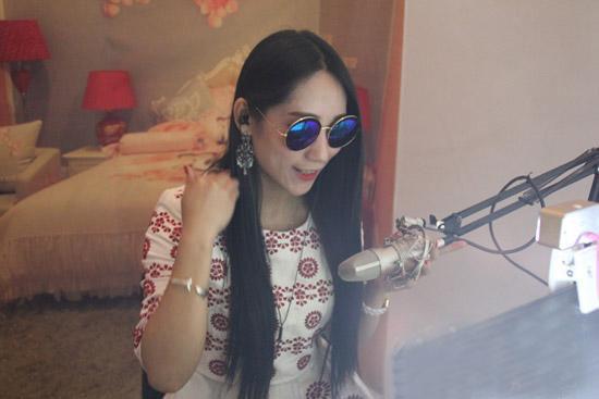 网络主播:月入百万者寥寥 多数月薪只够温饱