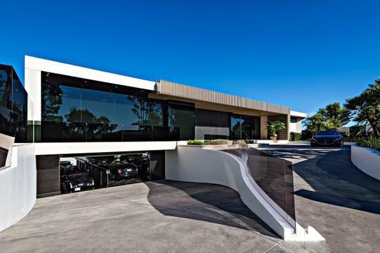 《我的世界》创始人陷入孤独 称有钱并不快乐