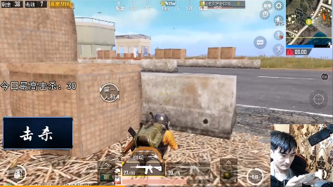 主播骚皮皮展示步枪操作 整个刺激战场都在颤