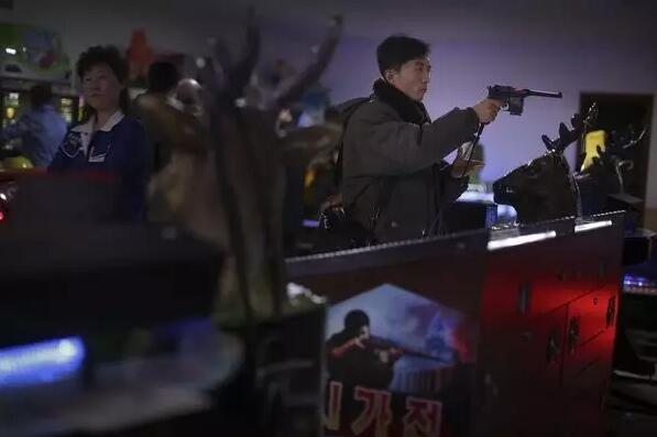 朝鲜街机厅里& 流行起了中国抗战游戏