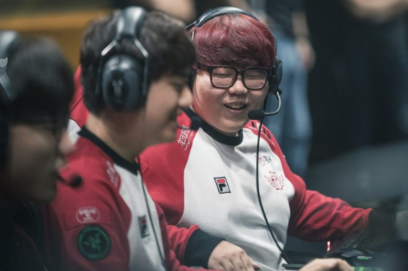 LOL(英雄联盟)全明星赛选手推特上表示打乱位置比赛会很有趣!