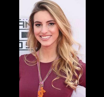 洋葱新闻:中国第一网红首次直播 90万打赏2千