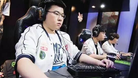 不只有反向Q!盘点韦神发明的赛场黑科技_游戏_腾讯网