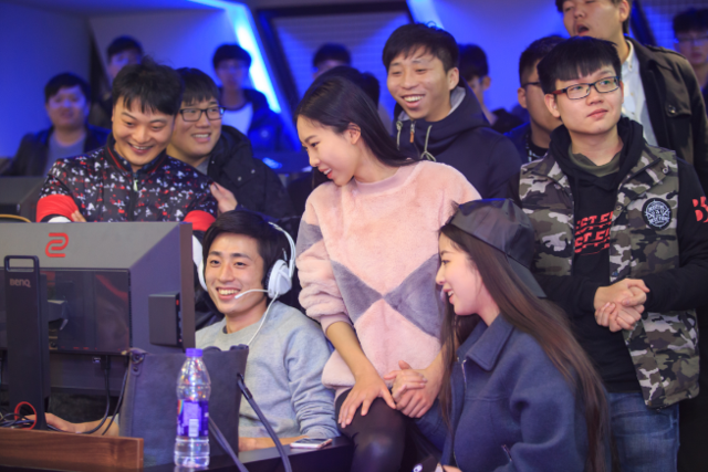 B5电竞馆新场馆扬州落成 Newbee亲临助阵燃