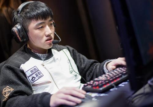 全华班RNG大战IM 冠军上单Duke迎LPL首秀rn