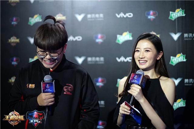 JC战队赛后采访:双惩戒配置可以提高野区控制