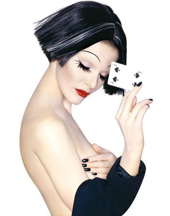 《德州扑克》人气火爆 绝美荷官助阵