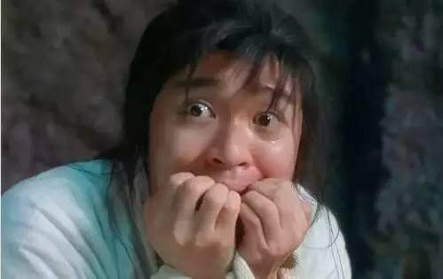 小苍变身暴力御姐手劈木板 网友:大哥不敢娶你