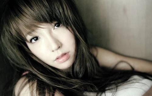 拍戏电玩精通 <em>美女</em>linda夺esl《星际2》冠军_游