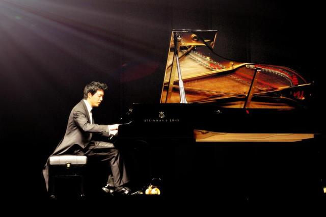 李云迪助力LOL音乐狂欢节 这波听了不亏_游戏