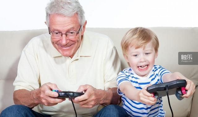 我们玩着游戏慢慢变老 但为何不接受老年人玩