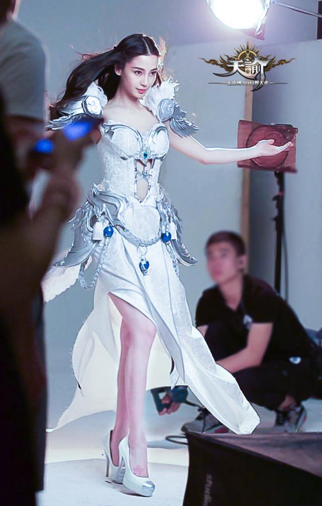 Angelababy、郑合惠子&小<em>小白</em> 《天谕》cose