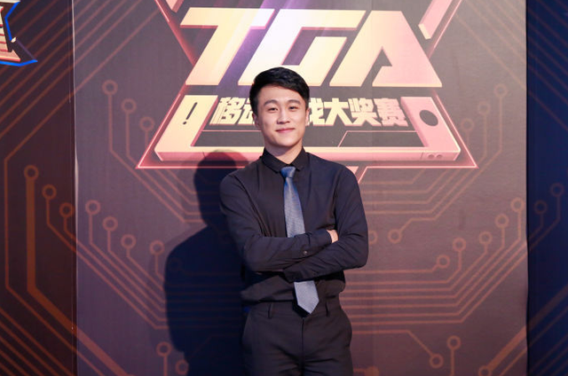 行走的王者荣耀教科书 - KPL王者荣耀官方解说