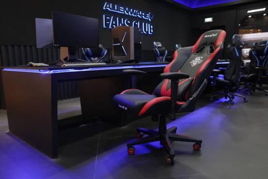 AutoFull傲风斩获金麦品质奖年度最佳电竞椅品