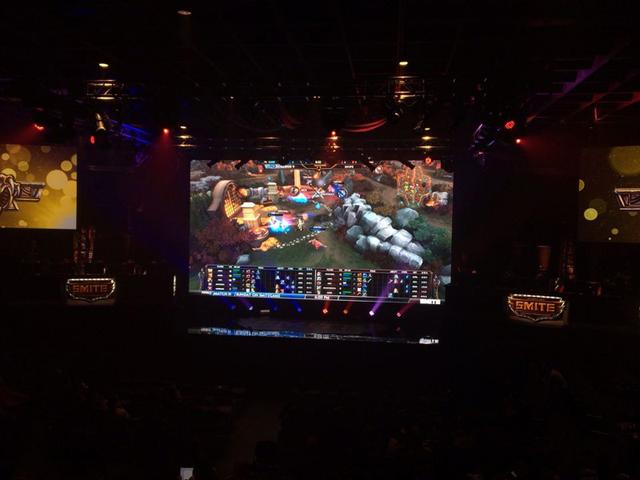 《神之浩劫》美服公测火爆 争霸赛正式启动