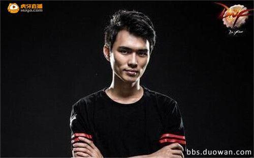 从DNF冠军到LOL最强王者他只玩1个职业6个